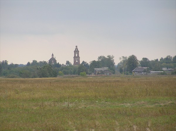 Лопьяльская церковь вид с места стоянки